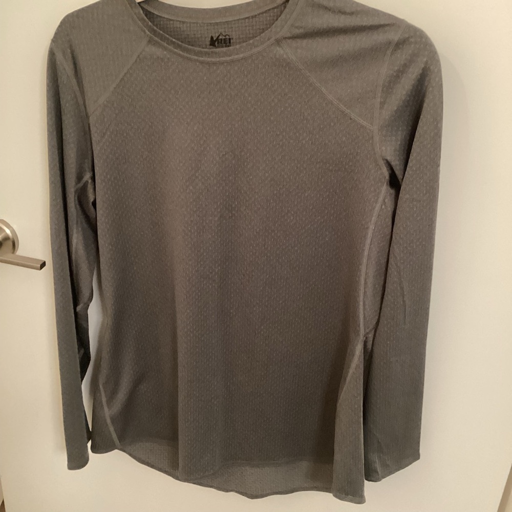 REI Co-op Gray large long sleeve top. A Wilderness